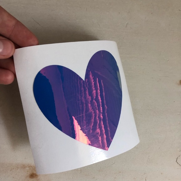 HOLOGRAPHIC HEART STICKER - Picture 4 of 7